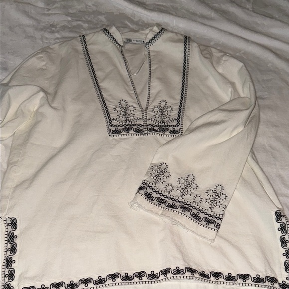 Zara white Top with Black Embroidery - Picture 2 of 9
